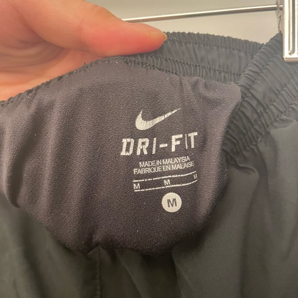 Nike Women’s Dri-Fit Black and Blue Running Shorts Size M - Picture 6 of 6